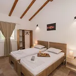 Marcelovi Dvori فندق مبيت وإفطار 3*