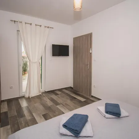 Marcelovi Dvori 3*