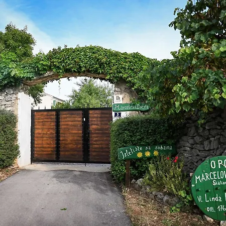 Marcelovi Dvori Pirovac