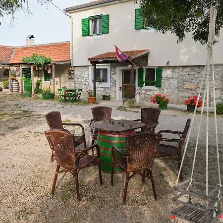 Bed & Breakfast Marcelovi Dvori 3*