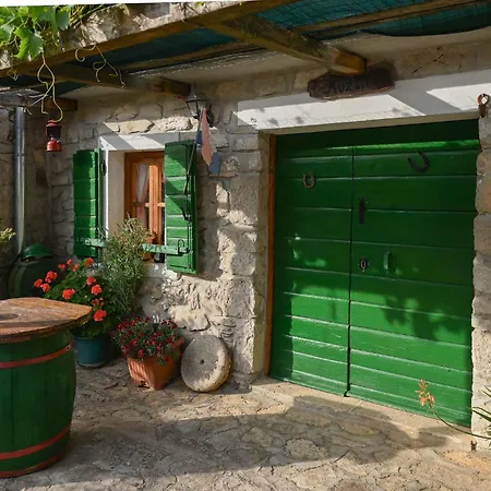 Bed & Breakfast Marcelovi Dvori Pirovac