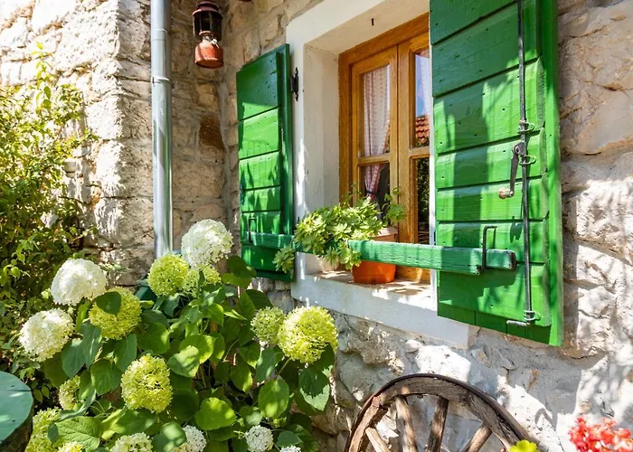 Marcelovi Dvori Bed & Breakfast Pirovac