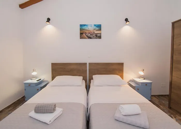 Marcelovi Dvori Pirovac