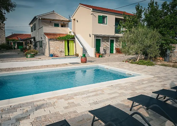 Bed & Breakfast Marcelovi Dvori Pirovac